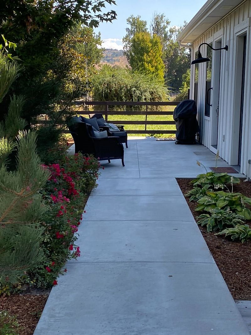 Private Patio w/Lush Plantings and Gas Grill