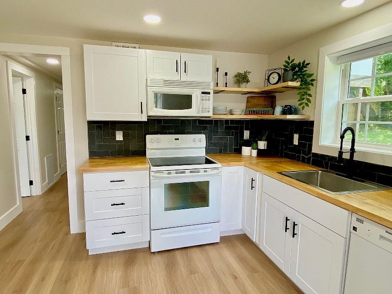 Furnished Finder property 562209_2 photo 5