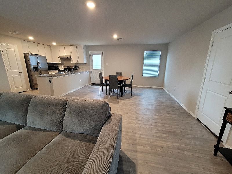 Furnished Finder property 562216_1 photo 4