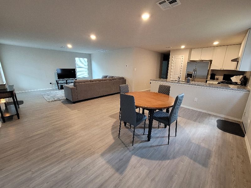 Furnished Finder property 562216_1 photo 5