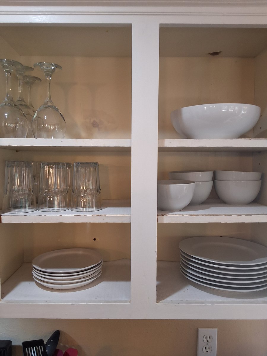 Kitchen service for 8