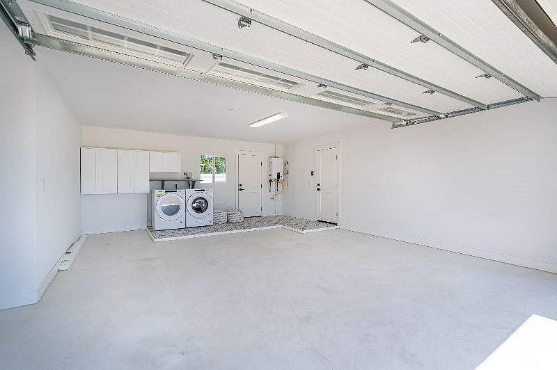 Furnished Finder property 562300_1 photo 18