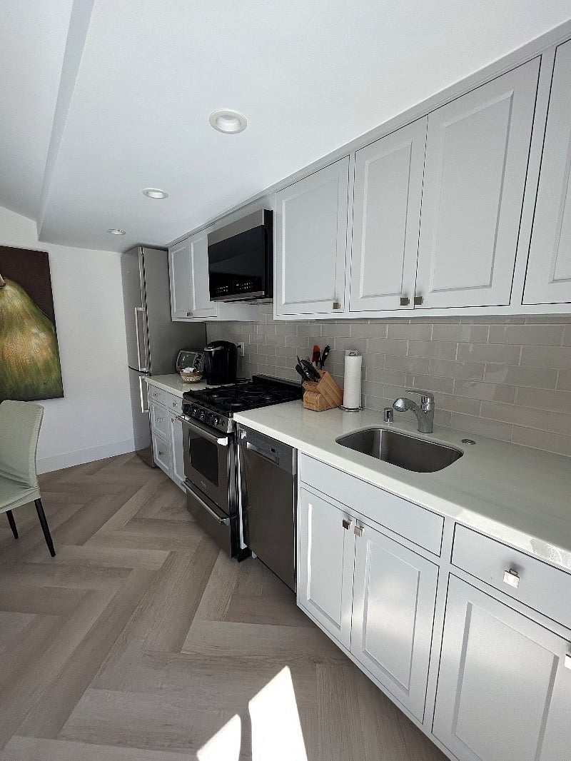 Fully stocked kitchen with new appliances including a toaster oven and Keurig Coffee machine (complimentary coffee pods for move in)