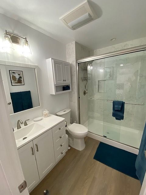 private and beautifully decorated bathroom 