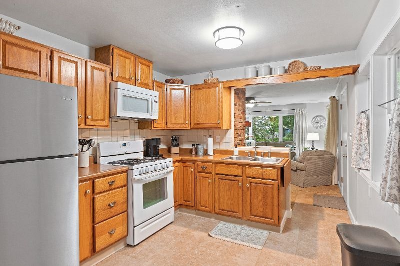 Furnished Finder property 562412_1 photo 5