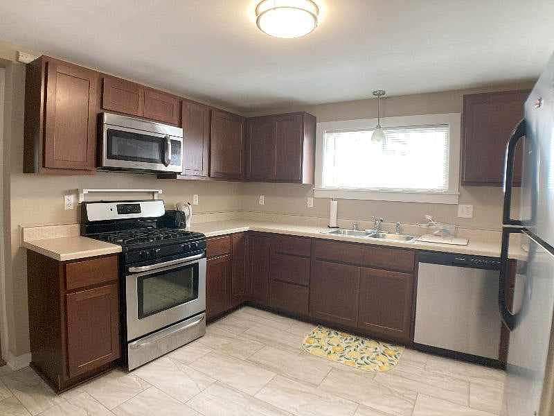 Furnished Finder property 562514_1 photo 3