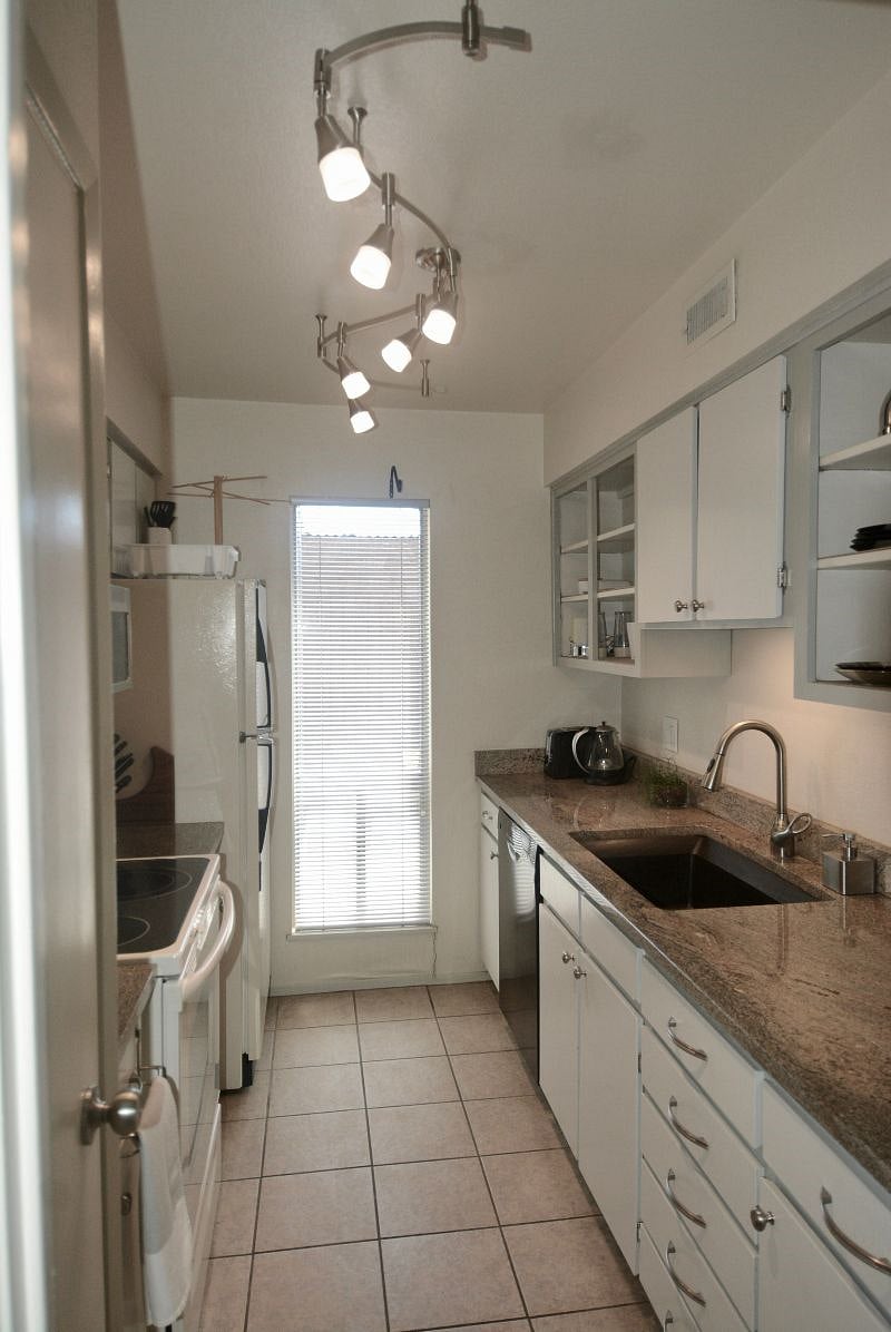 Furnished Finder property 562585_1 photo 3