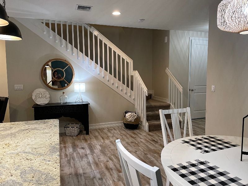 Furnished Finder property 562667_1 photo 3