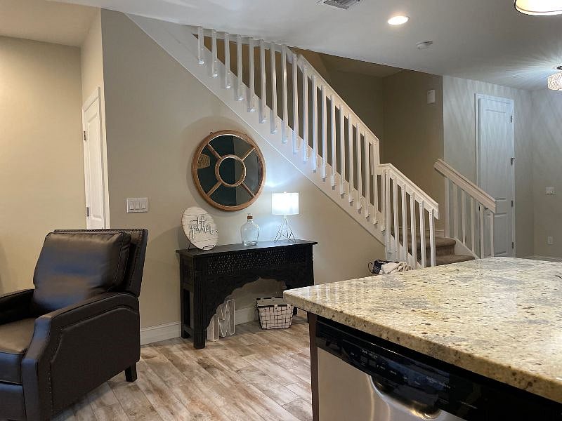 Furnished Finder property 562667_1 photo 5