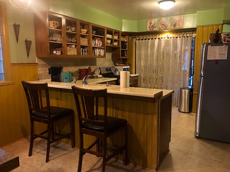 Kitchen with breakfast nook 