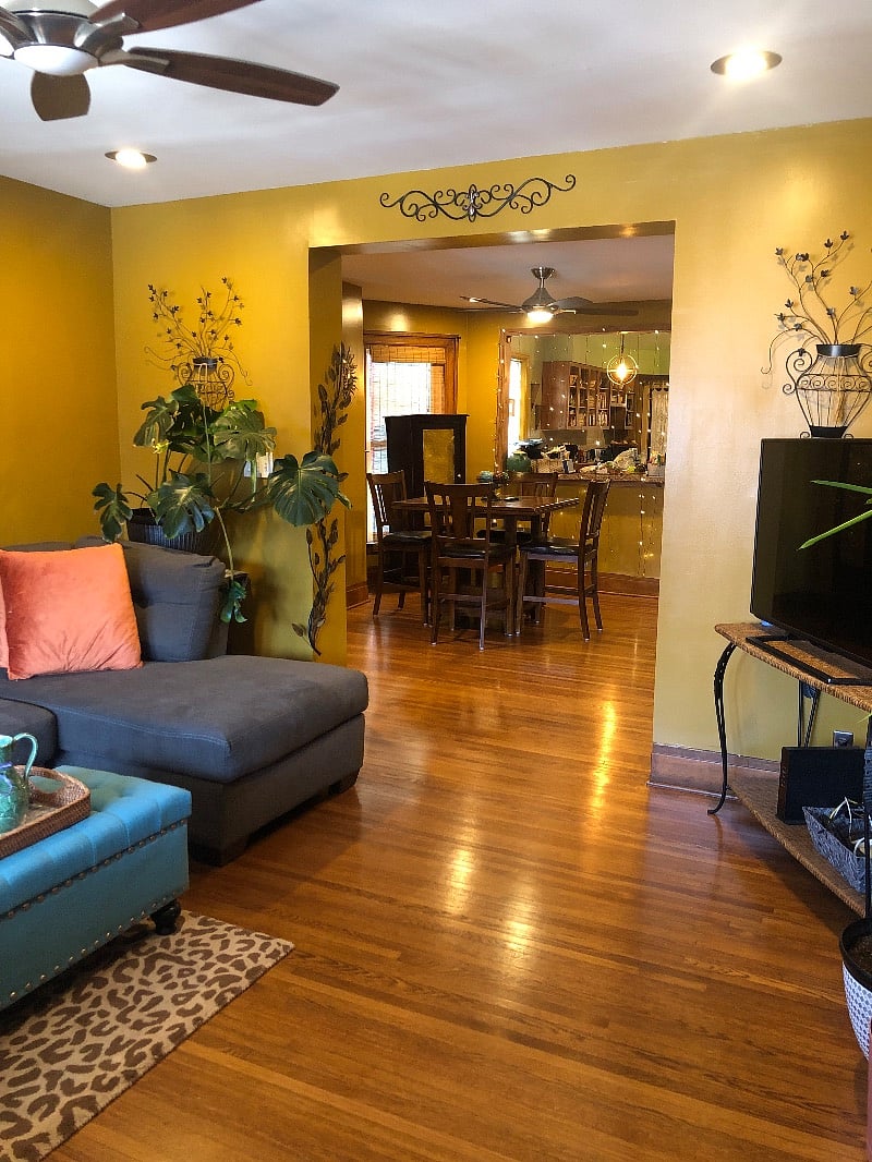 Living room seats 5 comfortably has 55 inch smart tv 