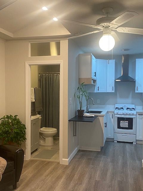 Fully equipped kitchen