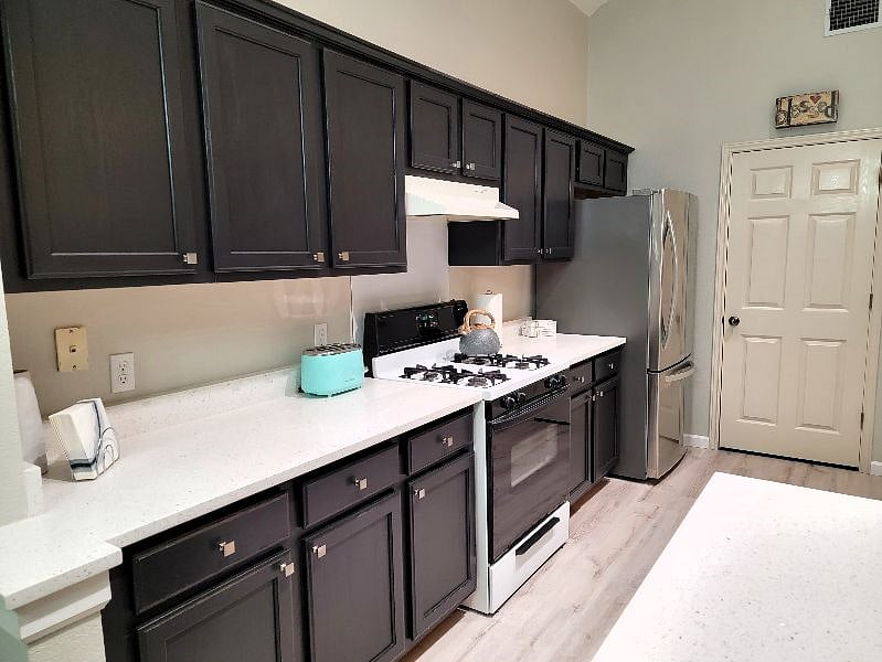 Kitchen with gas appliances