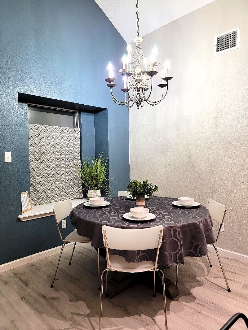 Breakfast nook