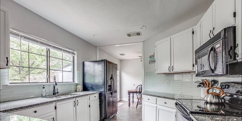 Furnished Finder property 562820_1 photo 3