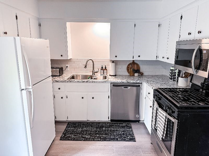 Spacious & Open Kitchen w/ All the Cooking Essentials