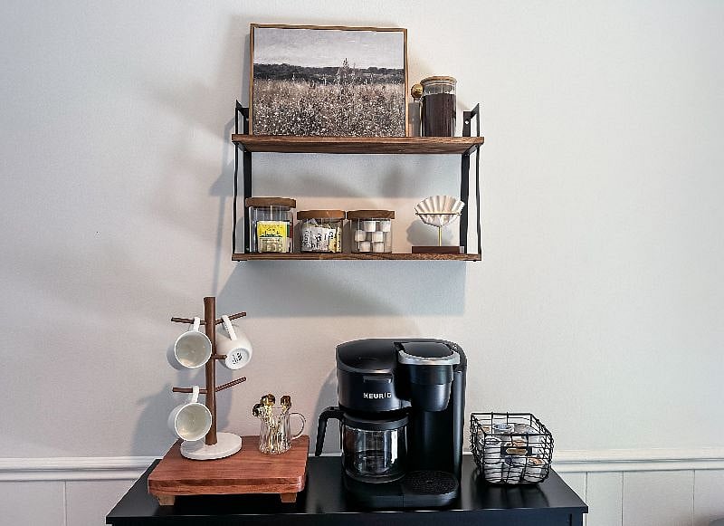 Charming Coffee Bar perfect for your morning cup of Coffee or Tea