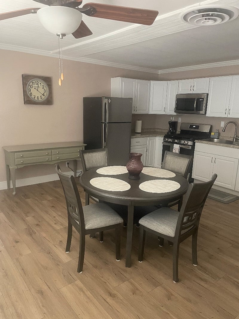 Furnished Finder property 563024_1 photo 3