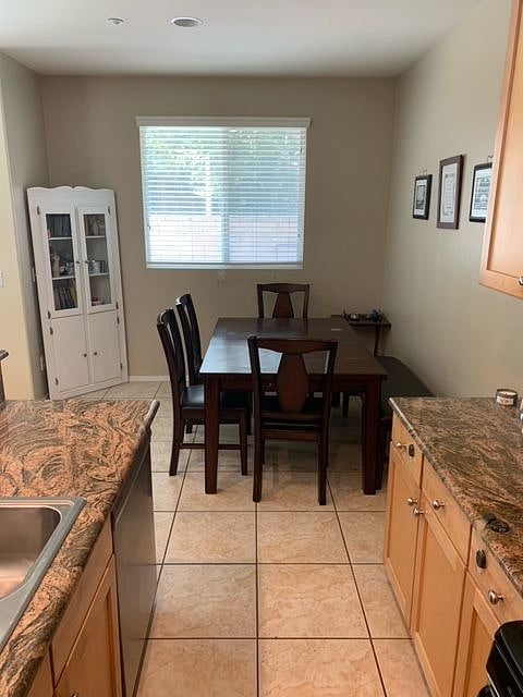 Furnished Finder property 563030_1 photo 3