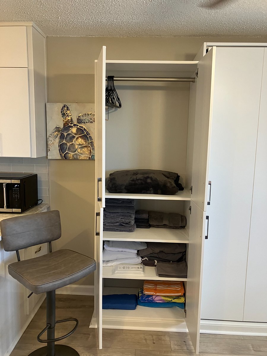 Clothes/Linen Cabinet