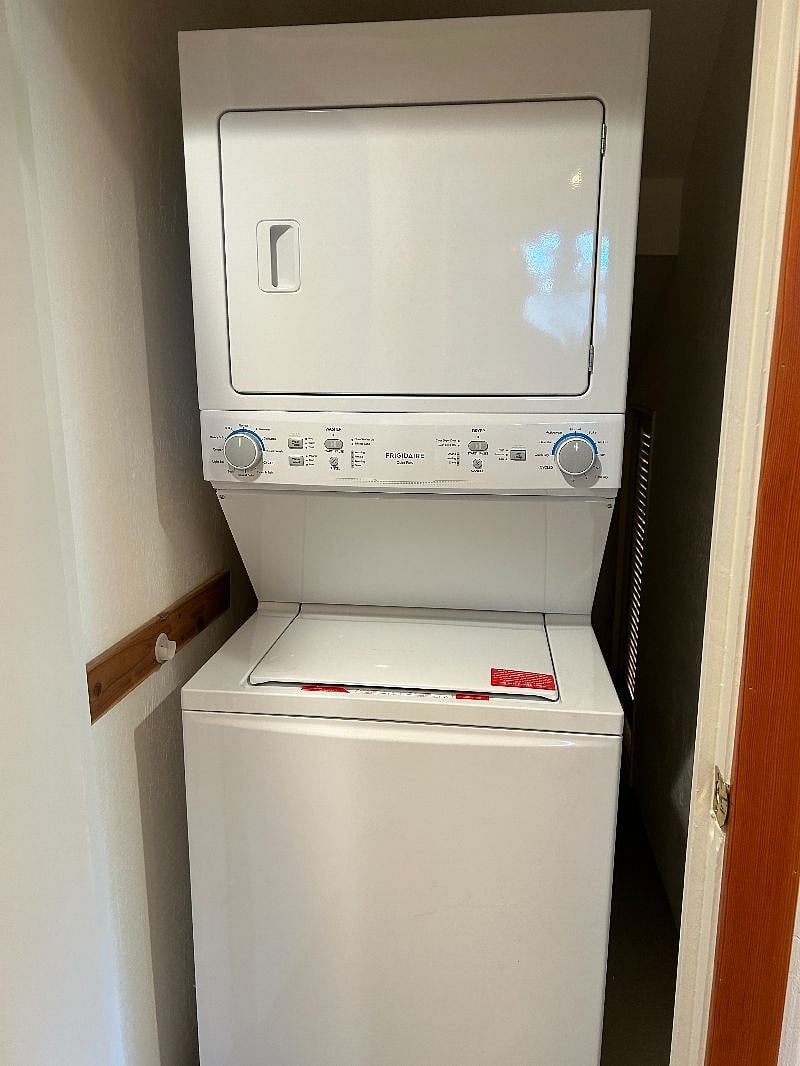Washer and Dryer in Apartment