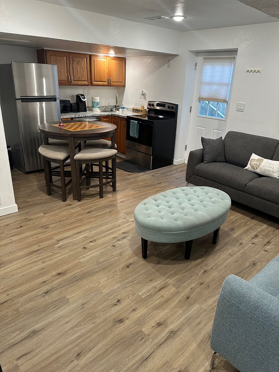 Kitchen and Breakfast area