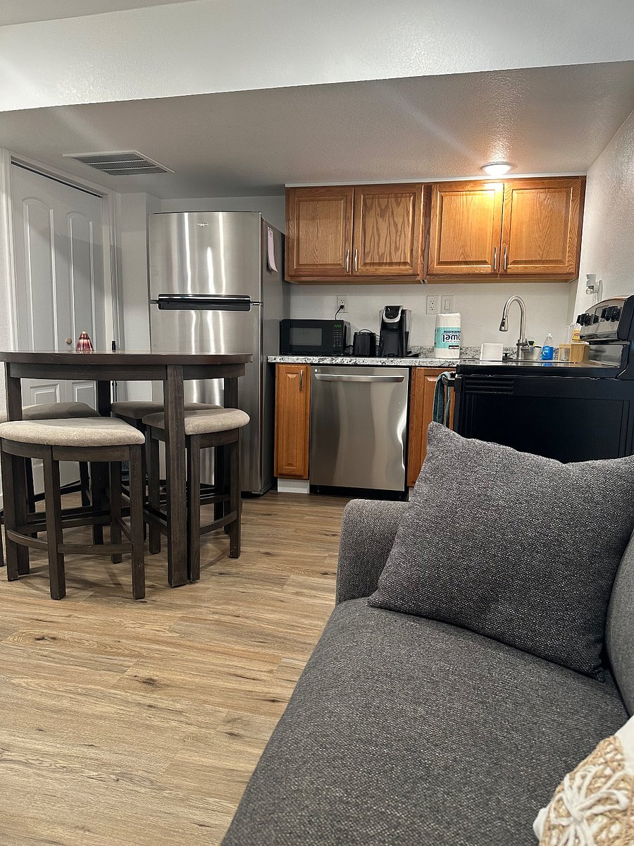 Kitchen and Breakfast area