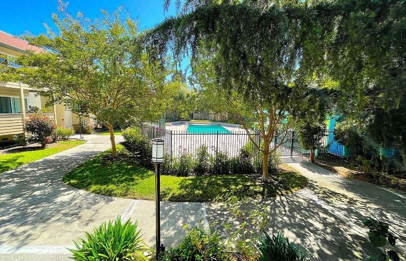 Furnished Finder property 563413_1 photo 3
