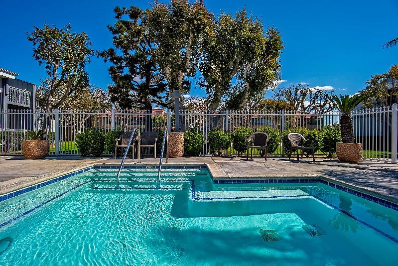 Furnished Finder property 563558_1 photo 34