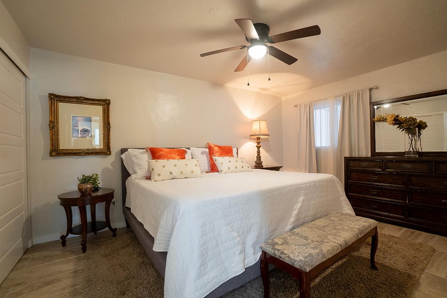 Bedroom 1- King Bed