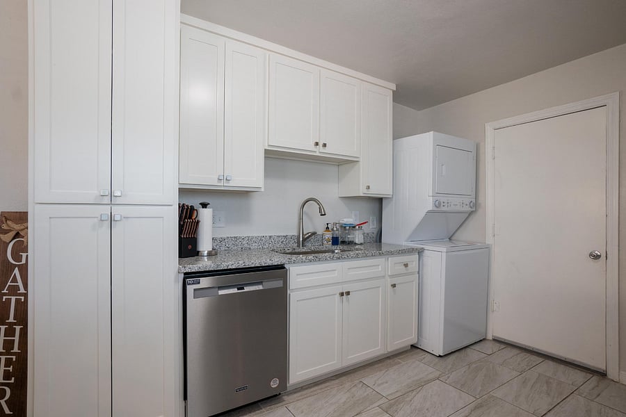 Furnished Finder property 563588_2 photo 5