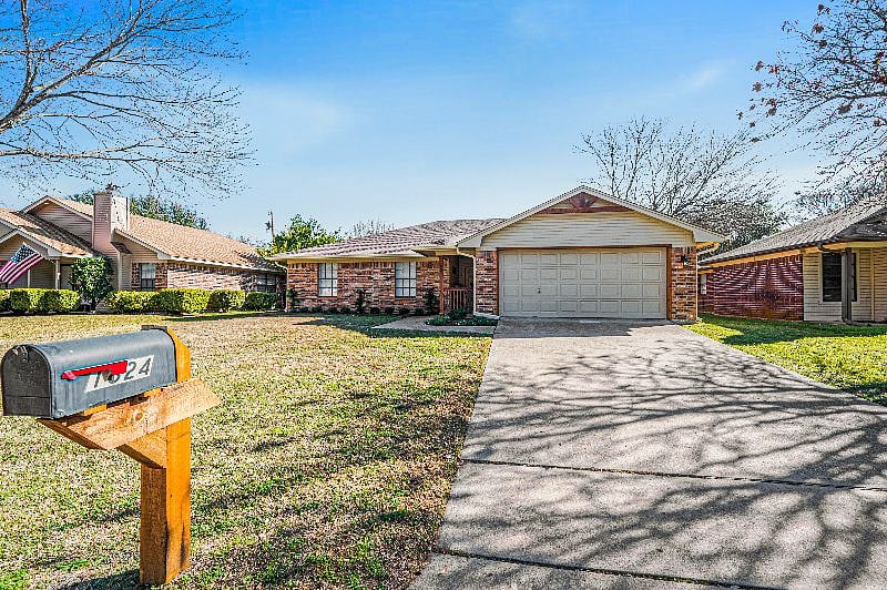 Street view with 2 car garage