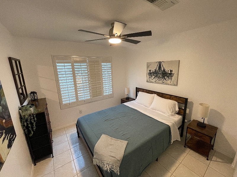 Second bedroom with queen bed
