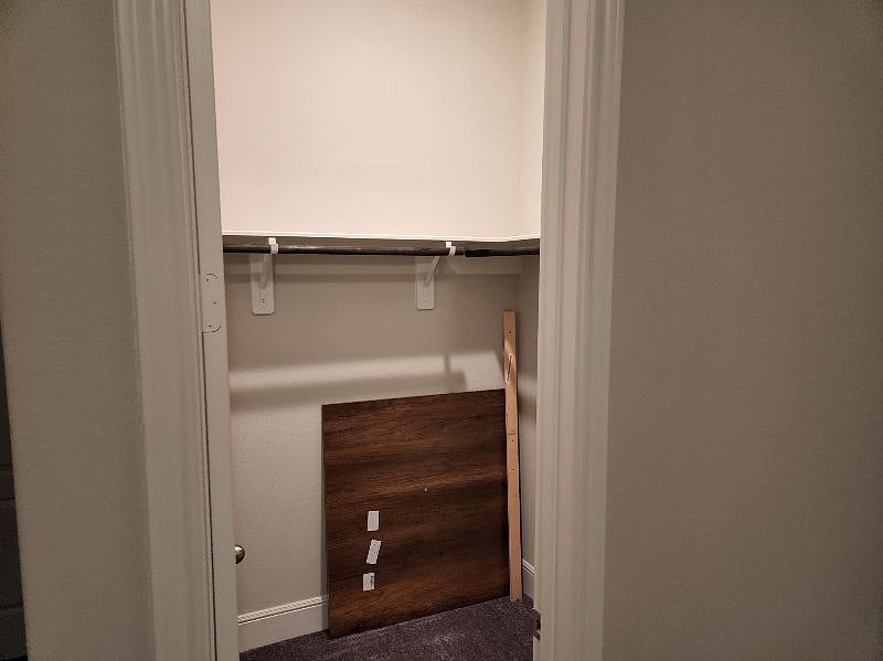 Medium Walk In Closet