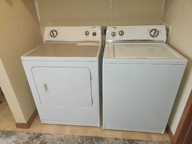 Upstairs washer/dryer