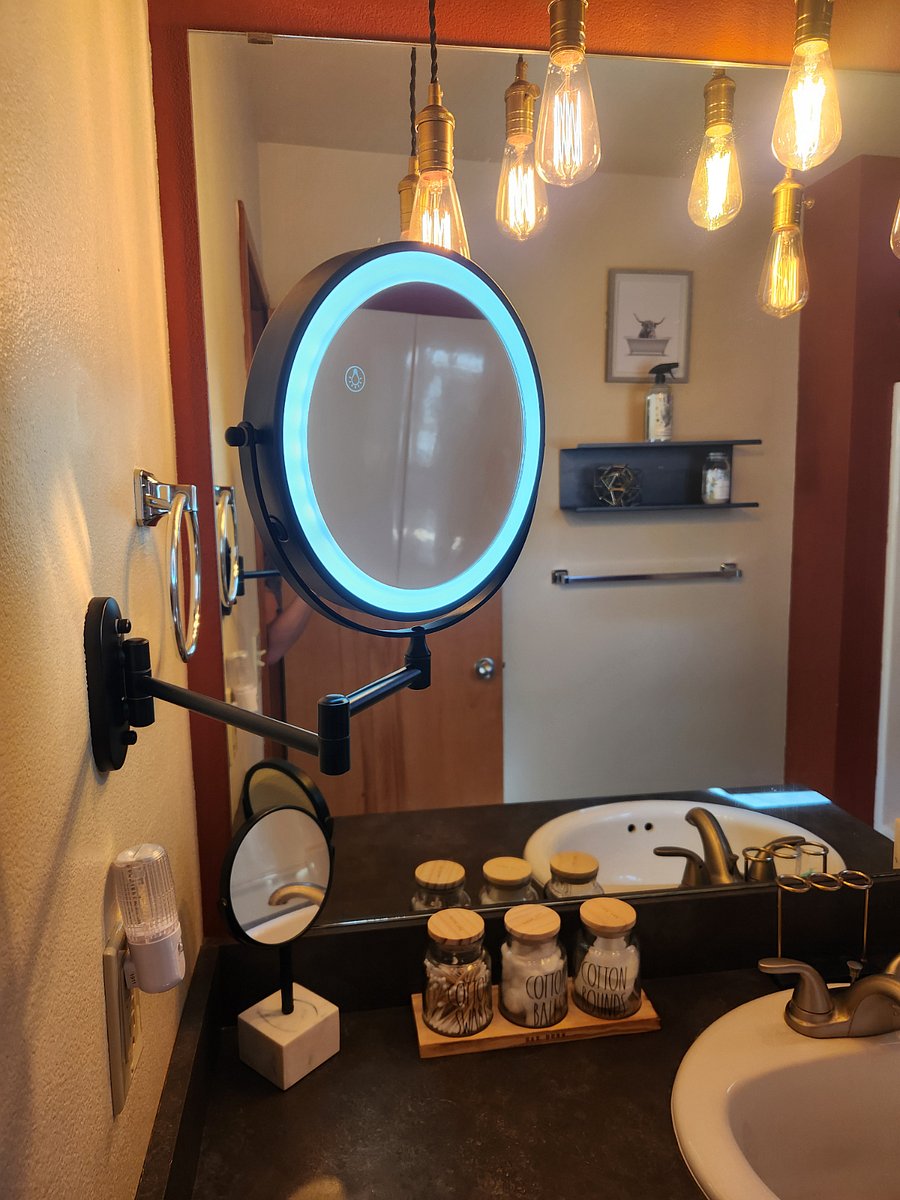 Bright mirror for makeup/shaving