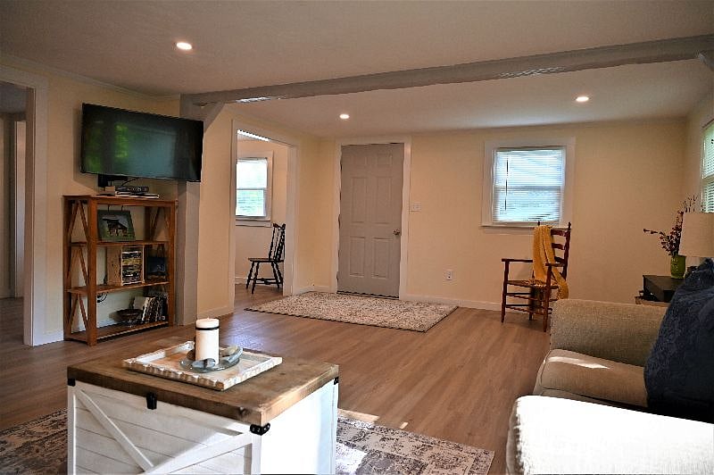 Furnished Finder property 564003_1 photo 3