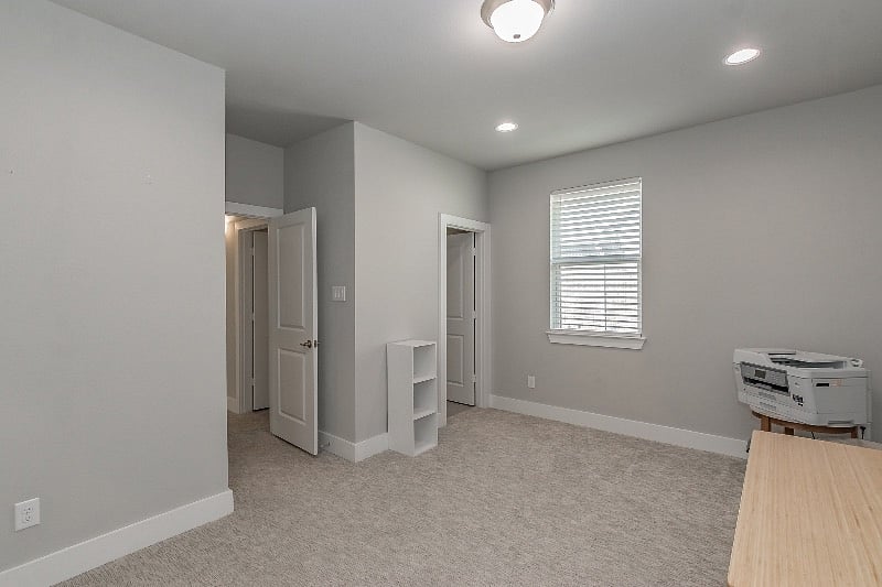 Private bedroom (Bedroom 4) with private bathroom 