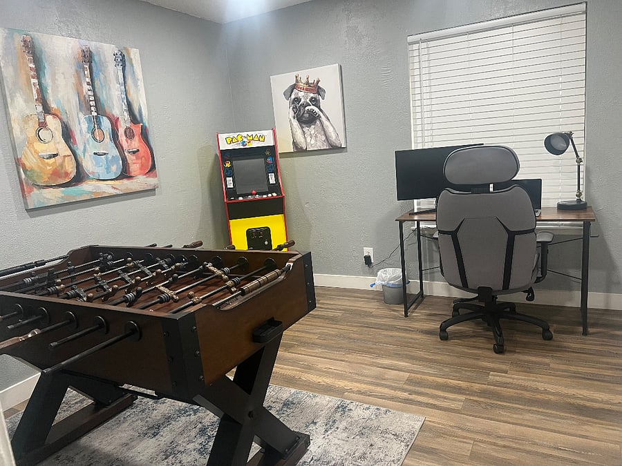 Office space with 27 inch monirtor Fast 2 Gig wifi /game room with packman  machine and foosball table .