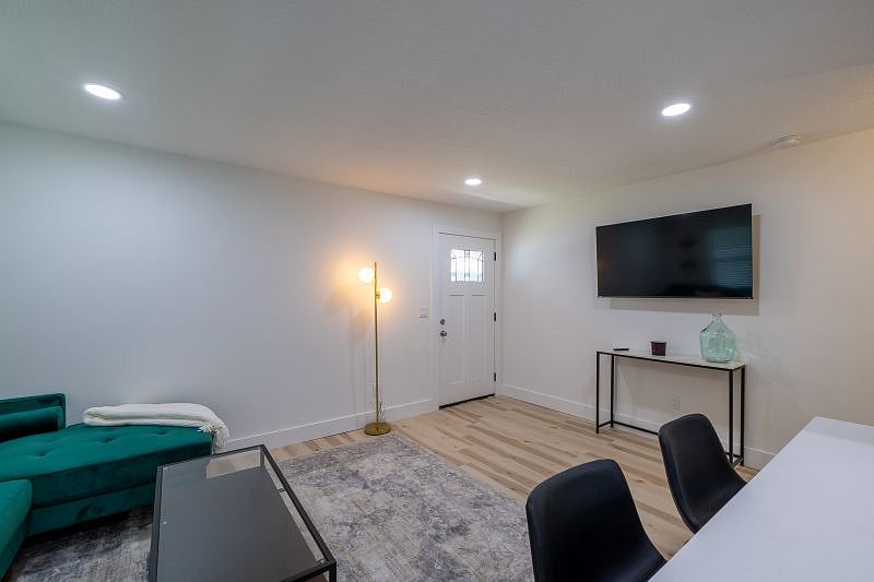 Furnished Finder property 564428_1 photo 4
