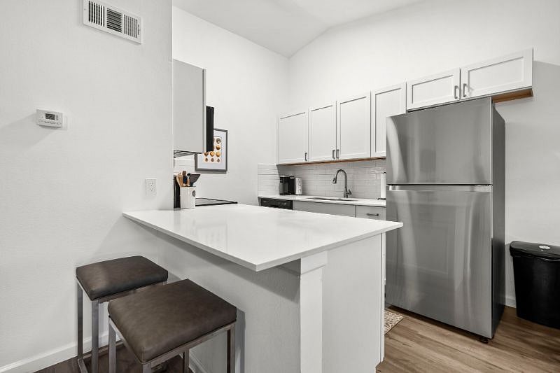 Furnished Finder property 564532_1 photo 9