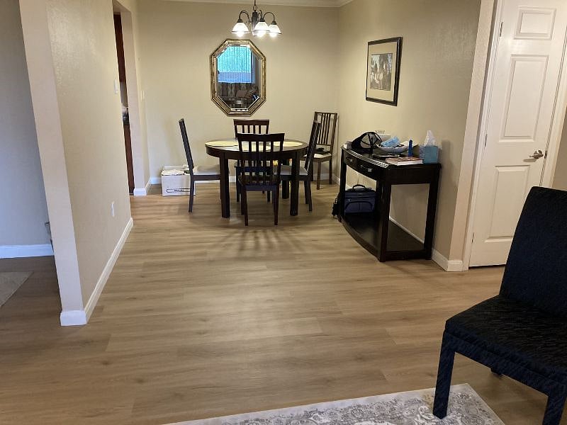 Dining Table & Chairs
