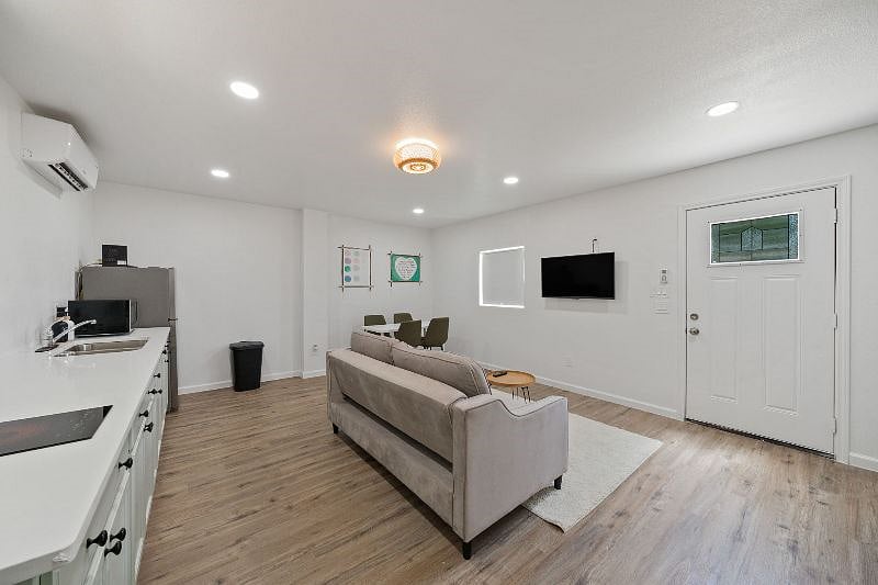 Furnished Finder property 564627_2 photo 7