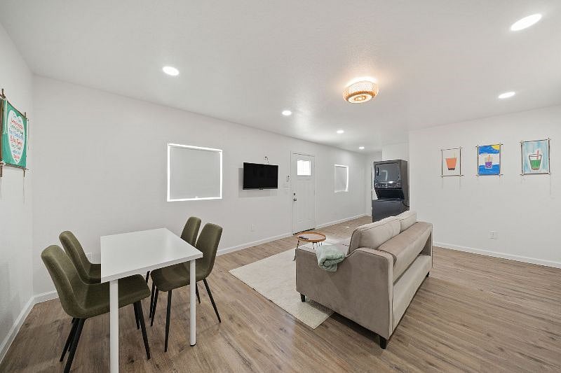 Furnished Finder property 564627_2 photo 8