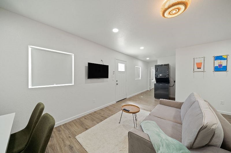 Furnished Finder property 564627_2 photo 9