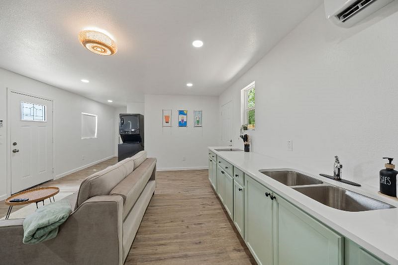 Furnished Finder property 564627_2 photo 13