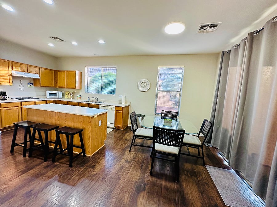 Furnished Finder property 564628_1 photo 3