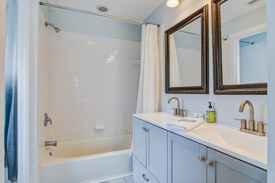 master ensuite bathroom