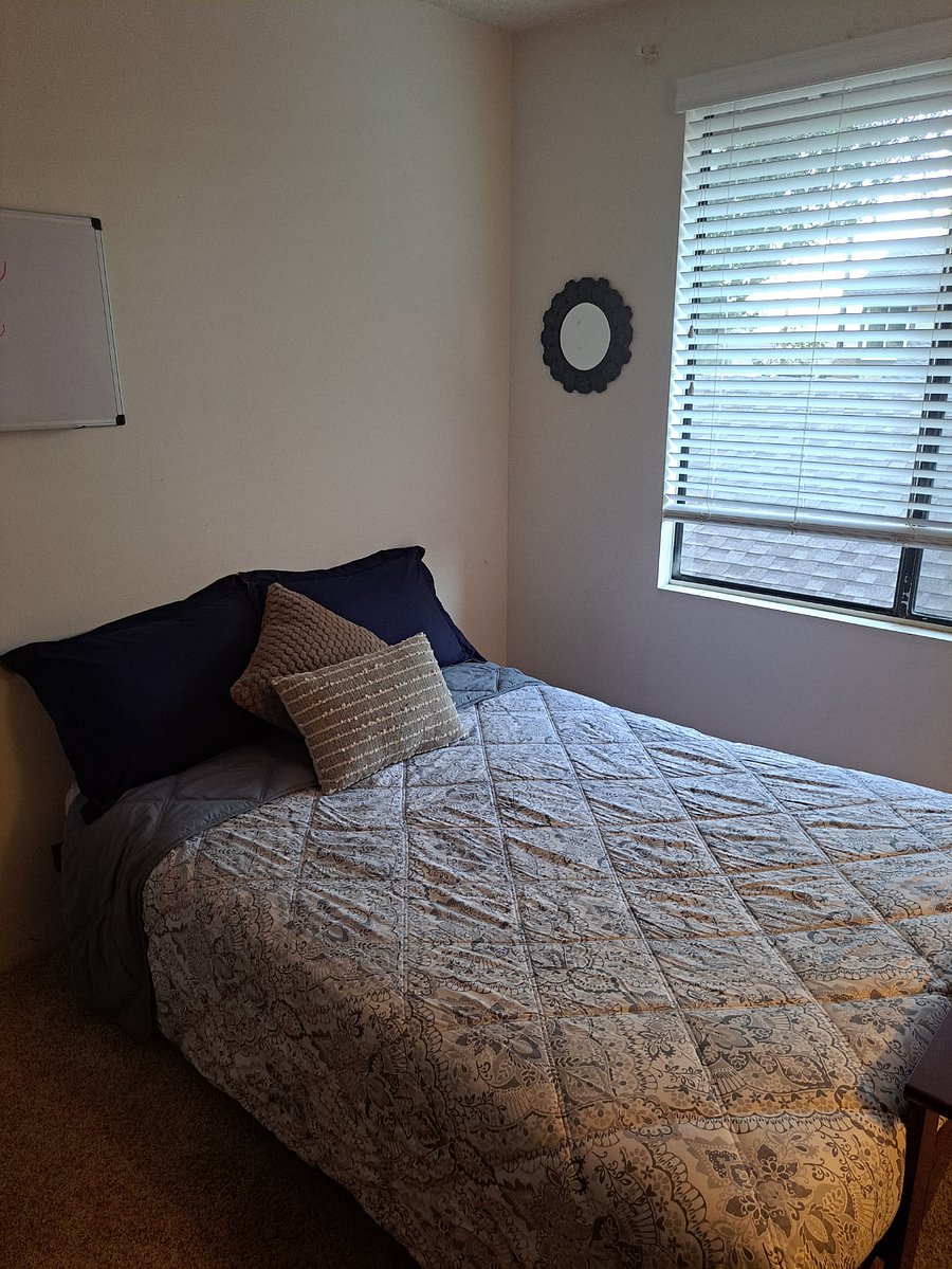 Second bedroom