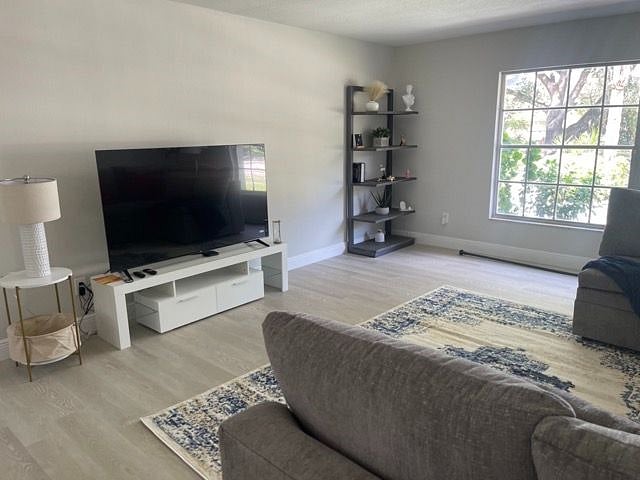 Furnished Finder property 564870_1 photo 8